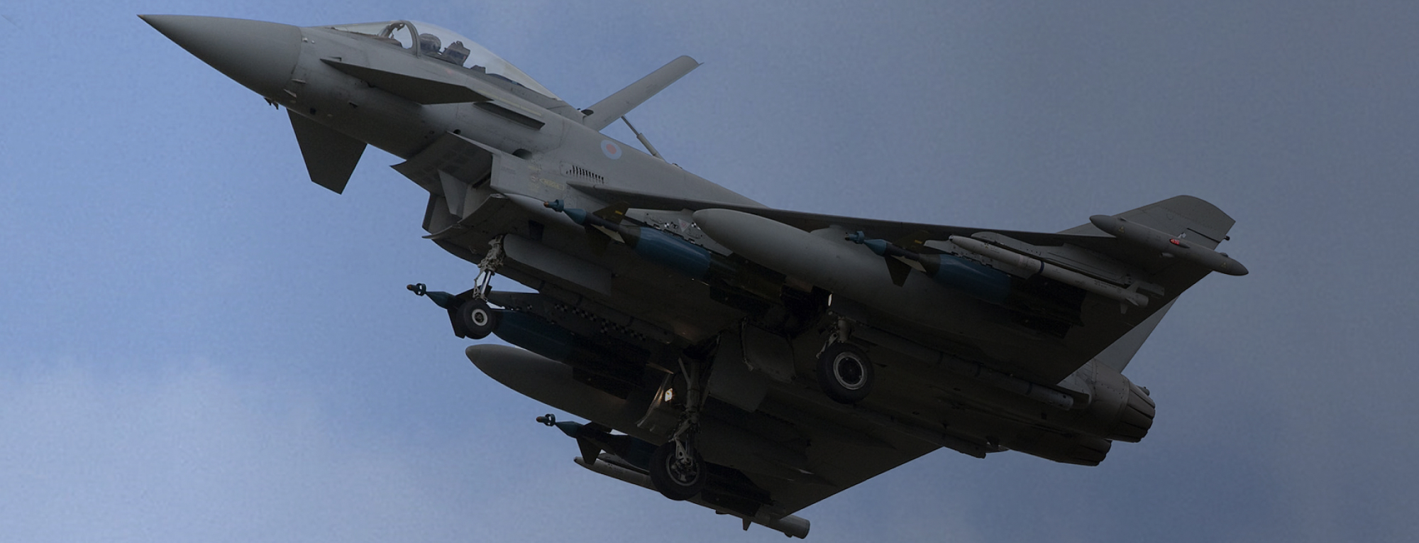 نبتكر أحدث التقنيات للدفاع والحماية