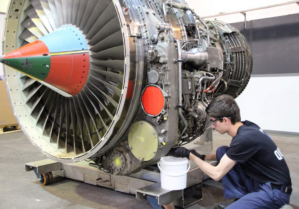 Grégoire Michetti, who is with Rolls-Royce since 2018 and currently working as a BR700 technician in Montreal, will be one of the members of Team Canada and is aiming for winning a gold medal at the 45th WorldSkills competition in Kazan, Russia, on August 22 – 27.