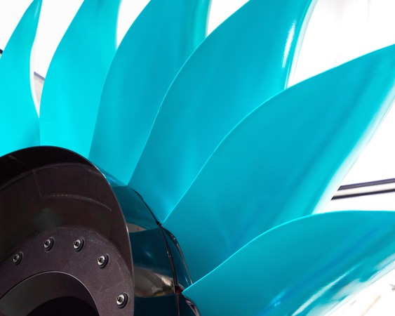 قم بتنزيل التقرير السنوي